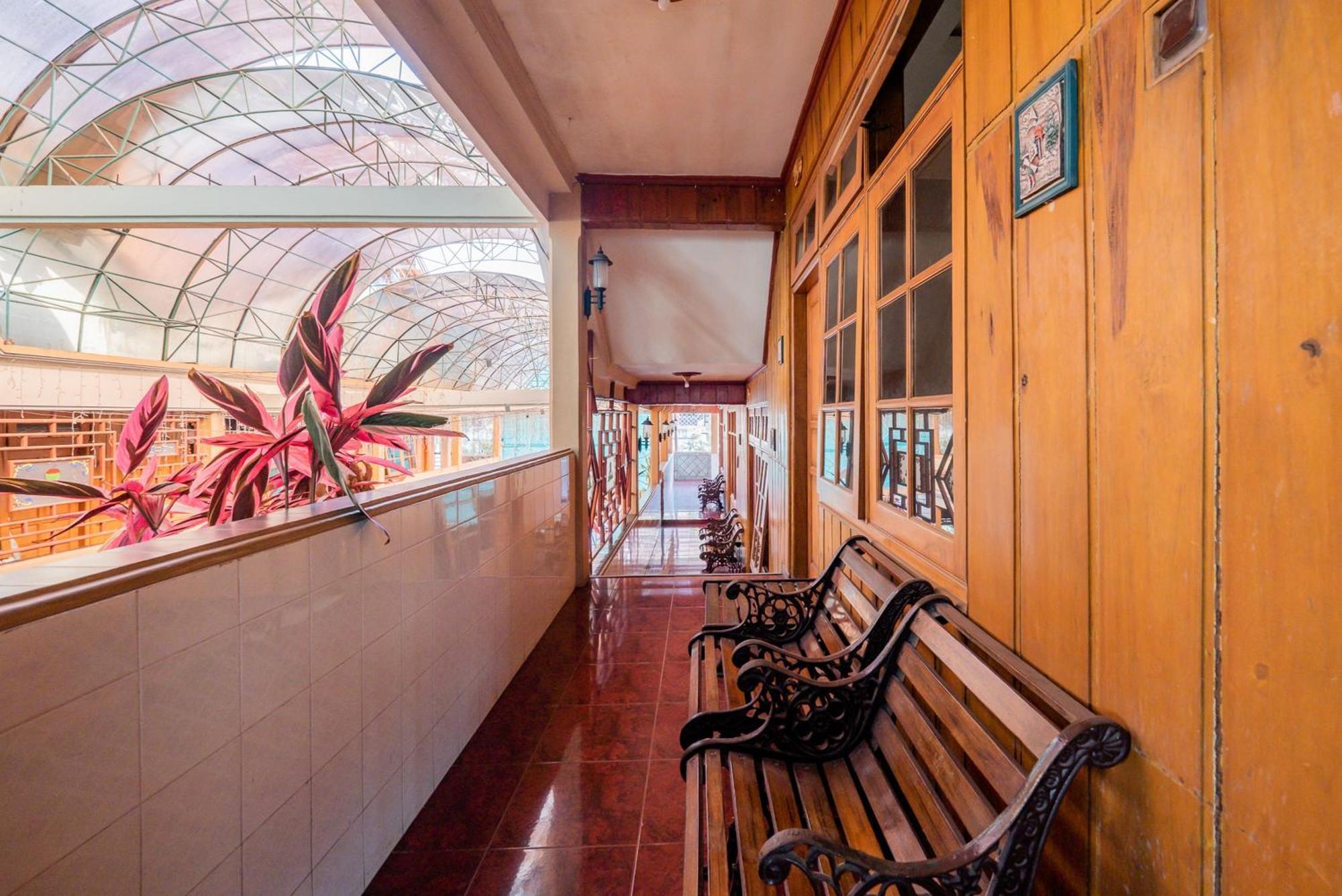 Urbanview Hotel Near Jatim Park 1 By Reddoorz Batu  Exterior photo